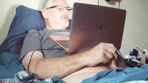 kingtongue10 online show from October 1, 12:20 pm