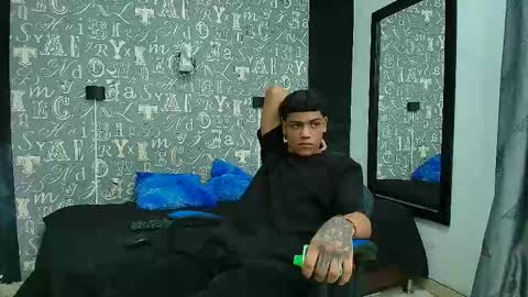 Snapshot of kinky_spice69 chatting on September 25, 7:02 pm online show from September 25, 7:02 pm