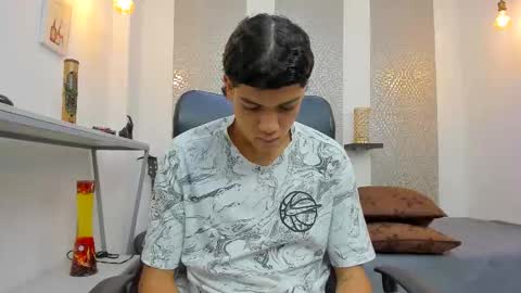 Snapshot of kinky_spice69 chatting on October 17, 1:04 pm online show from October 17, 1:04 pm