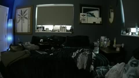 kinziegrey online show from April 2, 9:44 pm