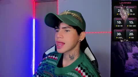 kiss_whitee online show from March 12, 2:52 am