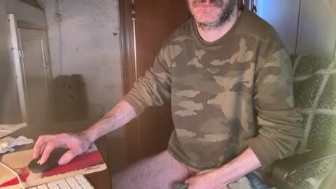 kissofbanned1983 online show from April 23, 3:47 pm