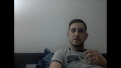 Snapshot of kmilo273079 chatting on January 1, 12:32 am juan online show from January 1, 12:32 am