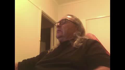 knobout online show from January 12, 8:51 am