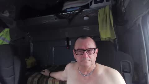 Snapshot of komputer123456789 chatting on February 28, 3:26 pm Bogdan online show from February 28, 3:26 pm