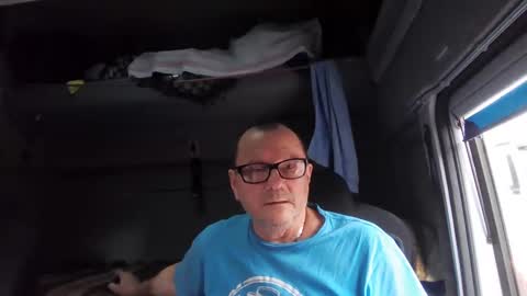 Snapshot of komputer123456789 chatting on January 31, 2:49 pm Bogdan online show from January 31, 2:49 pm