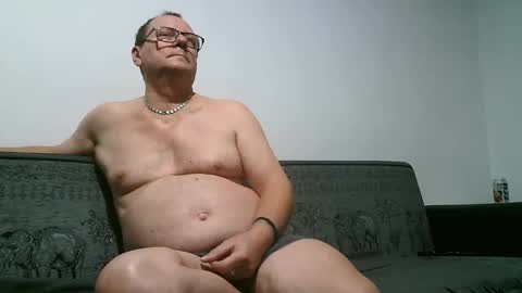 Snapshot of komputer123456789 chatting on December 25, 5:58 pm Bogdan online show from December 25, 5:58 pm