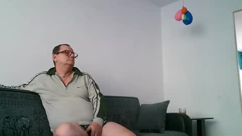 Snapshot of komputer123456789 chatting on January 1, 10:21 am Bogdan online show from January 1, 10:21 am