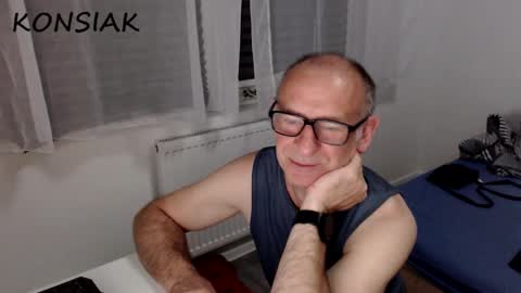 Snapshot of konsiak chatting on September 12, 6:52 pm Komsiak online show from September 12, 6:52 pm