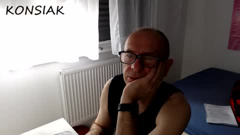 Snapshot of konsiak chatting on October 12, 8:08 am Komsiak online show from October 12, 8:08 am