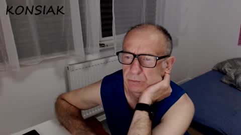 Snapshot of konsiak chatting on September 18, 7:27 pm Komsiak online show from September 18, 7:27 pm