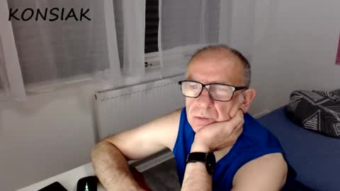 Snapshot of konsiak chatting on September 17, 6:20 pm Komsiak online show from September 17, 6:20 pm