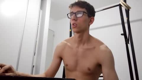 Facu online show from February 4, 4:13 pm