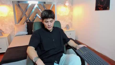 Snapshot of kraven_lust chatting on September 23, 2:55 am Kraven online show from September 23, 2:55 am