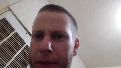 kriskoch1 online show from October 6, 4:28 am