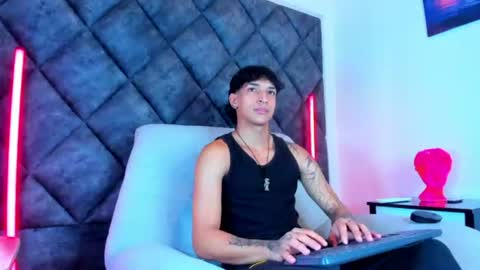Kroy Wave  Muscle Tattoos Latino online show from August 7, 3:24 am