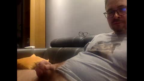 krzysztof1977 online show from December 15, 9:42 pm