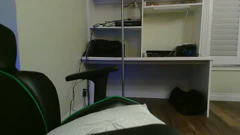 Snapshot of kt12369 chatting on October 6, 5:45 am Kevin online show from October 6, 5:45 am