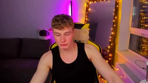 kurt_hanssen online show from April 30, 6:37 pm