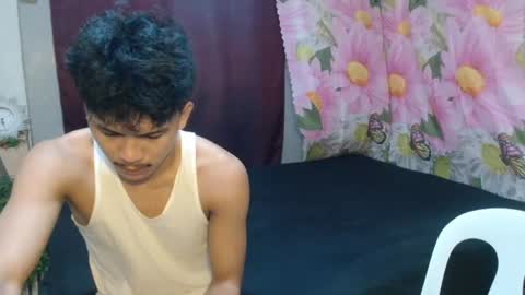 kyle_lourence online show from June 29, 9:48 pm