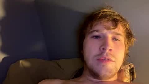 Snapshot of kylelovepussy69 chatting on February 25, 10:26 am kylelovepussy69 online show from February 25, 10:26 am