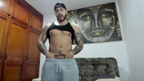kylenorth_ online show from July 24, 11:28 am