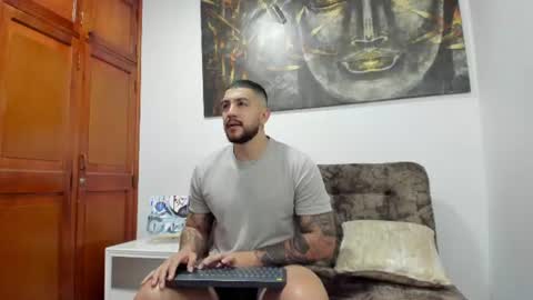 kylenorth_ online show from July 30, 12:15 pm