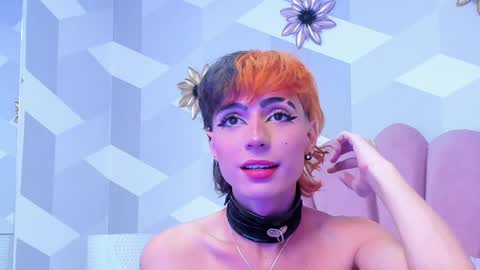 Snapshot of kyliemonnet chatting on December 3, 2:23 am Kylie jl online show from December 3, 2:23 am