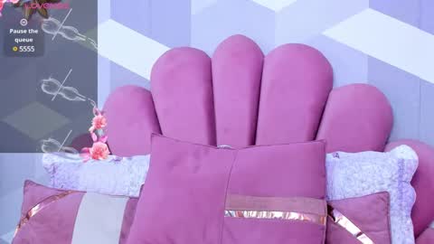 Snapshot of kyliemonnet chatting on February 15, 2:26 am Kylie jl online show from February 15, 2:26 am