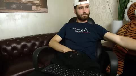 KyloEast online show from June 4, 4:18 am