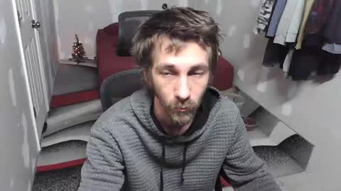 l1v1nth3dr3am online show from November 17, 3:42 am