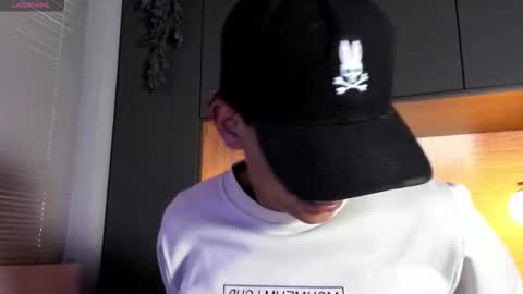 labrinthteasing online show from March 5, 1:51 pm