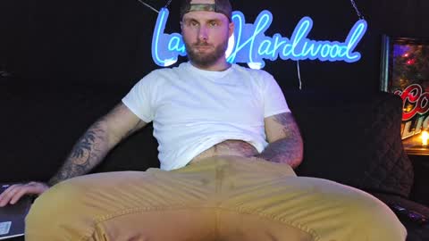 Snapshot of lancehardwood222 chatting on December 9, 1:29 am LANCE online show from December 9, 1:29 am