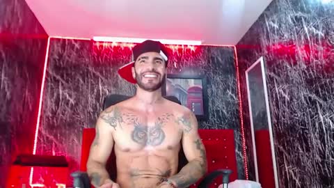 Lancelot Benwick online show from February 26, 9:25 pm