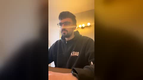 lander920612 online show from March 6, 9:06 am