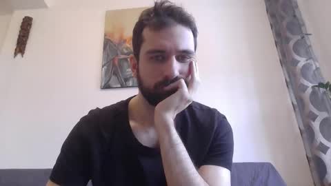 laraaan online show from January 9, 11:04 am