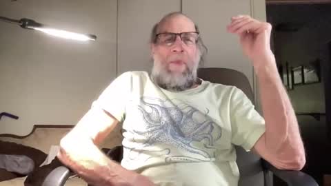 Snapshot of laser137 chatting on December 22, 3:55 am cris online show from December 22, 3:55 am