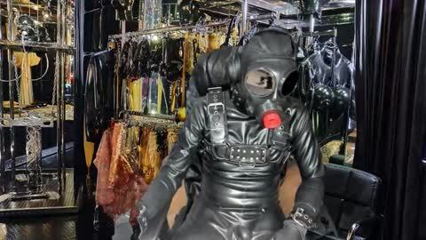 latexlover202 online show from February 7, 10:15 pm