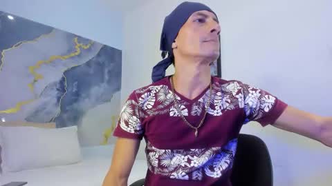 crissex  online show from October 27, 12:29 pm