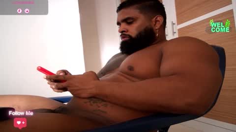 Snapshot of latinhot202423 chatting on January 20, 1:00 pm blackBear online show from January 20, 1:00 pm