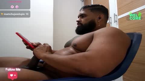 Snapshot of latinhot202423 chatting on February 19, 4:01 am blackBear online show from February 19, 4:01 am