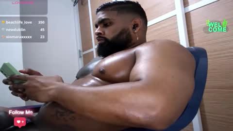 Snapshot of latinhot202423 chatting on December 8, 1:35 am blackBear online show from December 8, 1:35 am