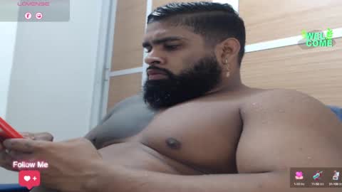 Snapshot of latinhot202423 chatting on January 8, 9:32 am blackBear online show from January 8, 9:32 am