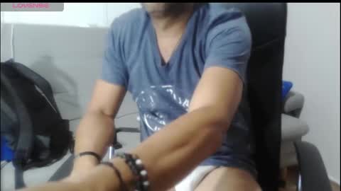 latinmartin254 online show from June 8, 1:50 am