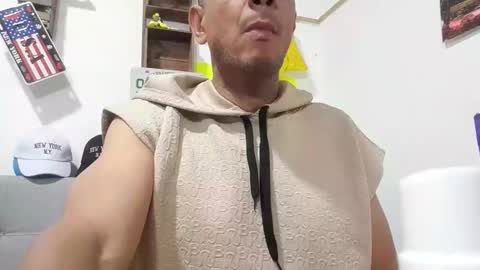 Snapshot of latinmartin254 chatting on October 18, 2:05 am latinmartin254 online show from October 18, 2:05 am