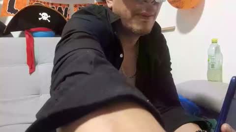 latinmartin254 online show from November 1, 2:15 am