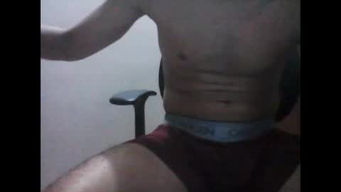 Snapshot of latintropikal chatting on February 10, 5:36 am Latin Flow online show from February 10, 5:36 am