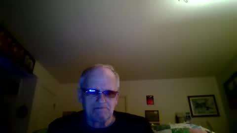 laugh_till_u_pee70 online show from March 7, 4:10 am