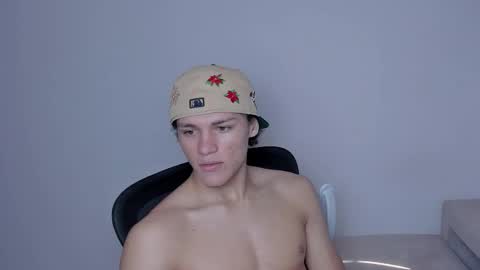 Laureent online show from December 15, 6:16 pm