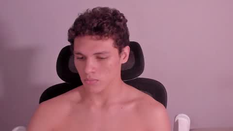 Laureent online show from April 1, 11:12 am